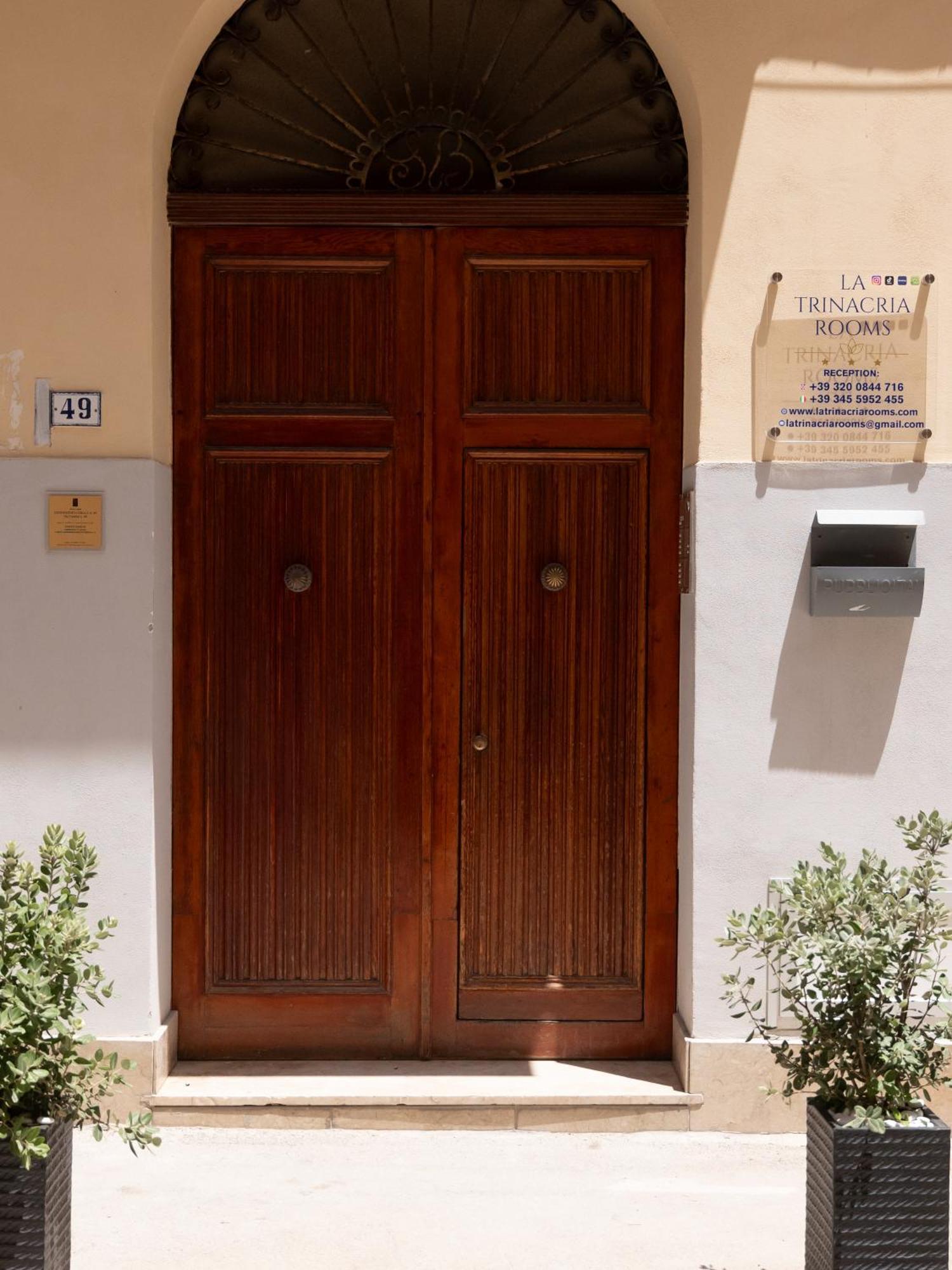 La Trinacria Rooms Trapani Exterior foto